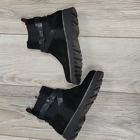 Donald Pliner Size 5 Captain Black Suede Bootie NWOT - Picture 5 of 9